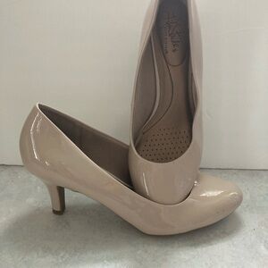 SHOE SALE. $ 7.00!!!!! Sale ****$7 !